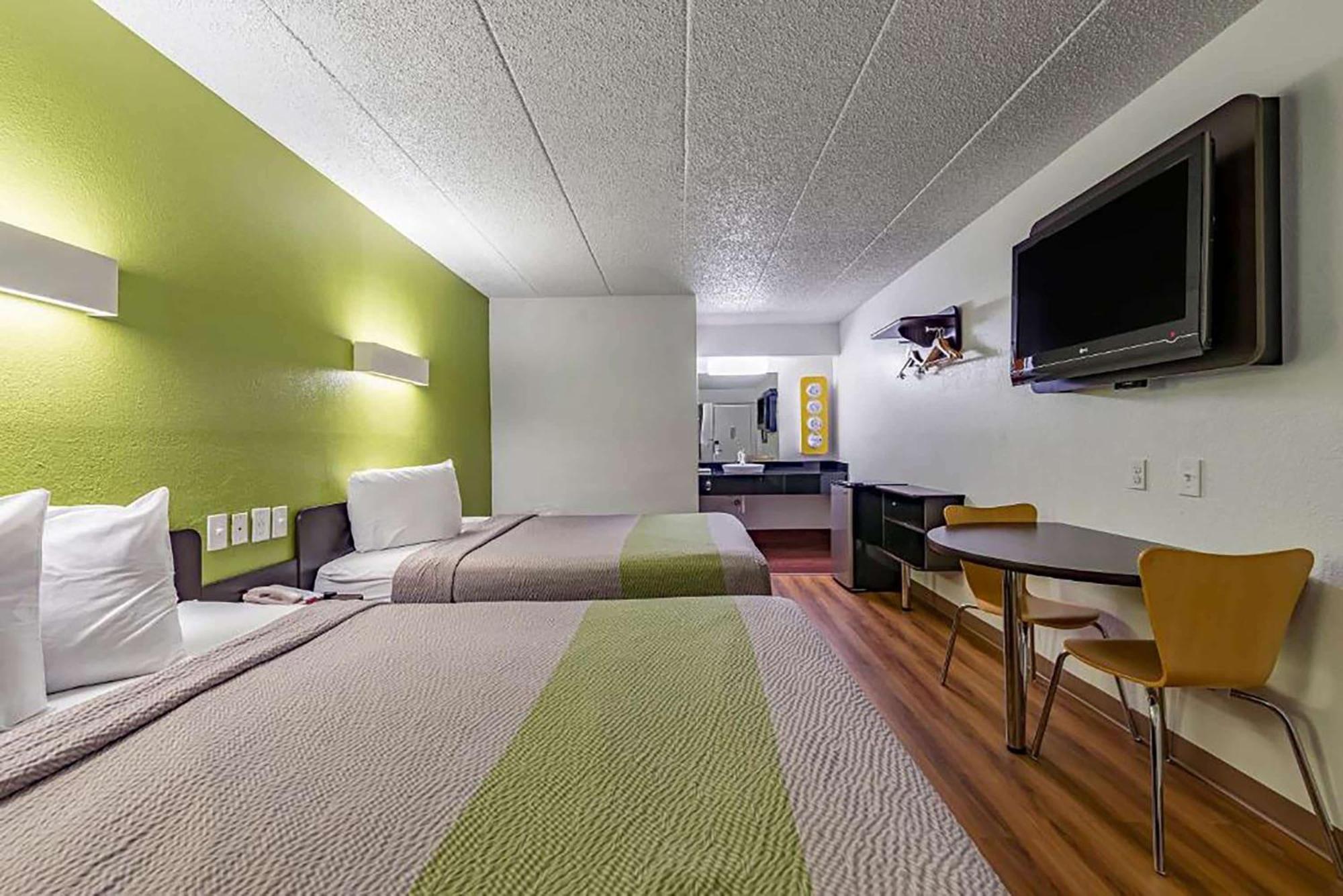 Days Inn By Wyndham Cincinnati I-71 Silverton Dış mekan fotoğraf