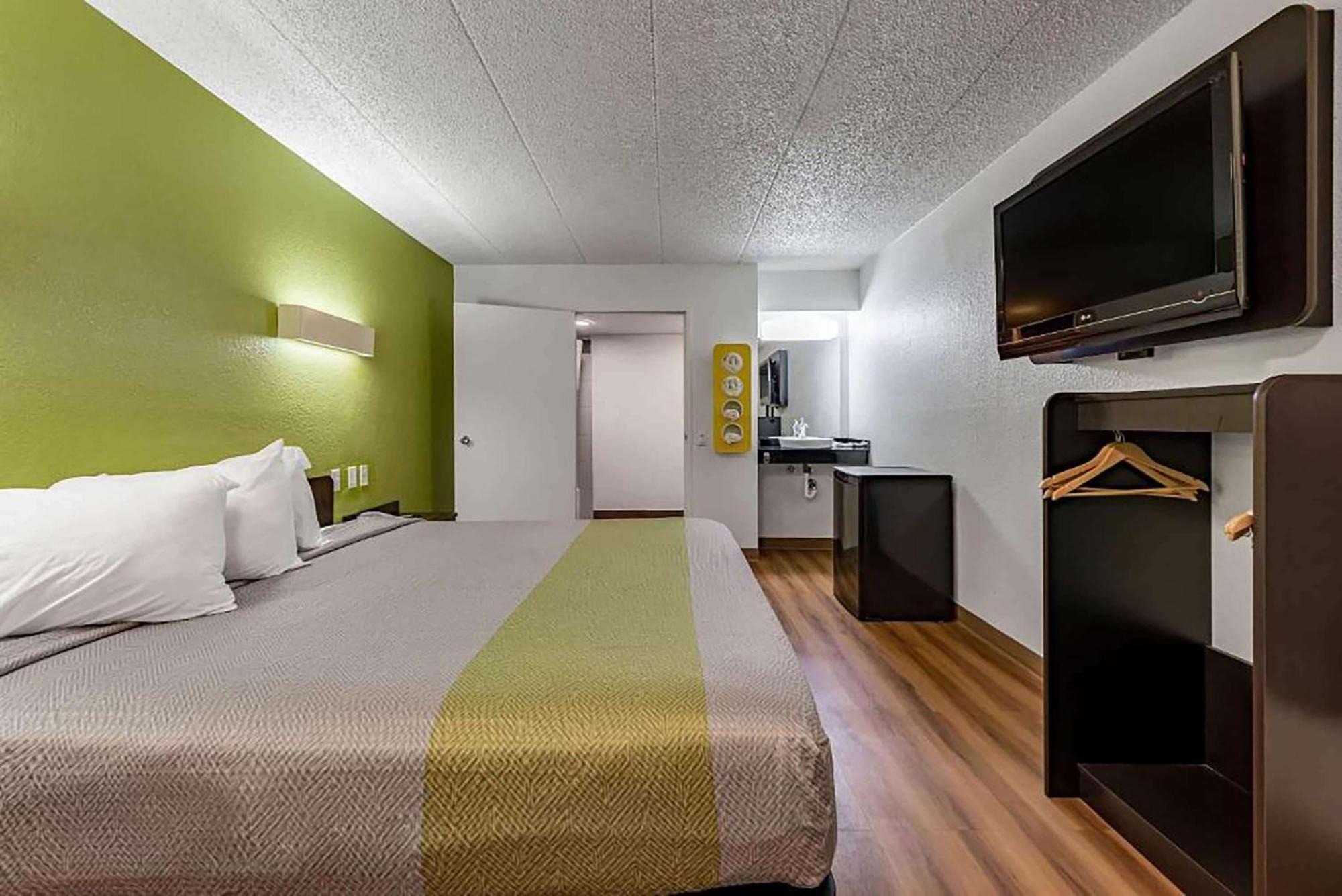 Days Inn By Wyndham Cincinnati I-71 Silverton Dış mekan fotoğraf