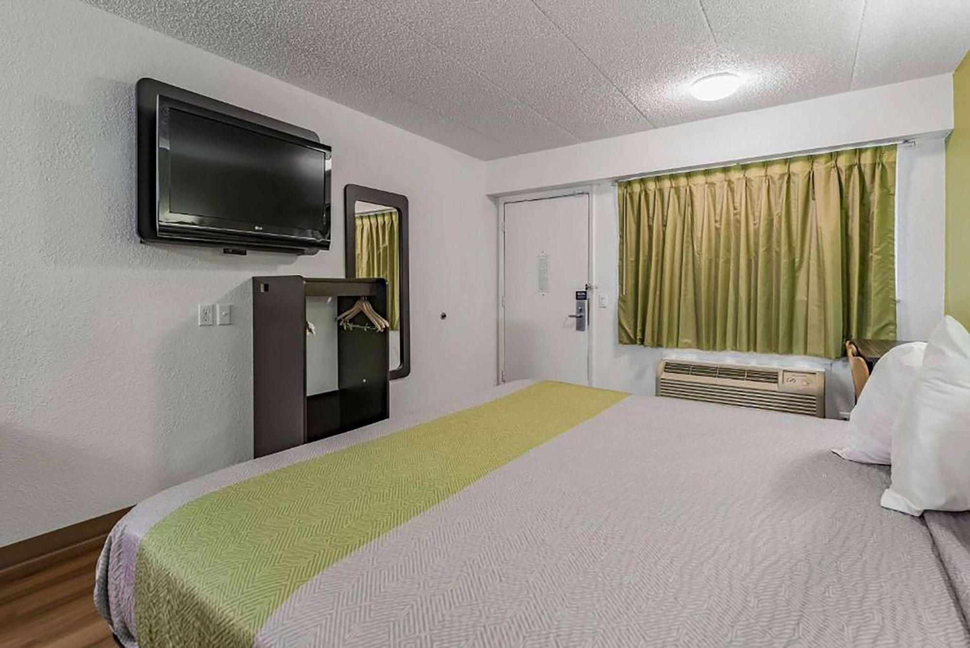Days Inn By Wyndham Cincinnati I-71 Silverton Dış mekan fotoğraf