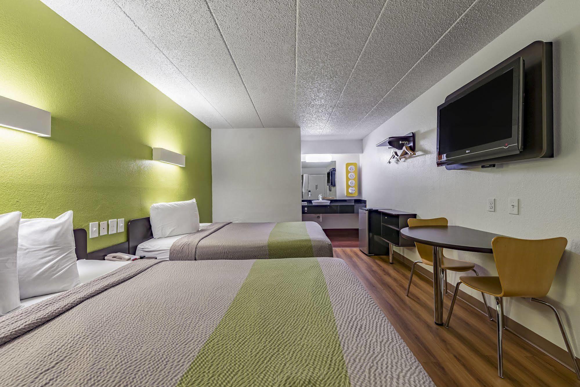 Days Inn By Wyndham Cincinnati I-71 Silverton Dış mekan fotoğraf